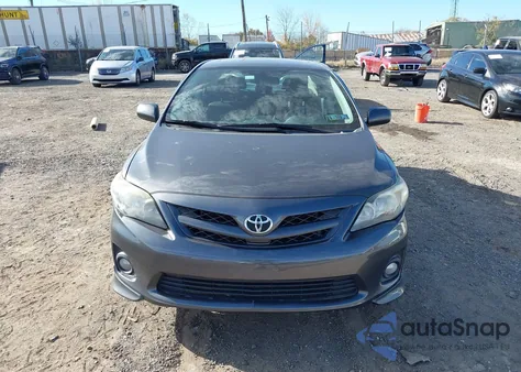 2013 Toyota Corolla S z USA, uszkodzony, nr VIN 2T1BU4EE5DC021138